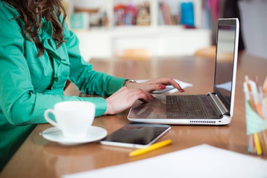 how to become a copywriter